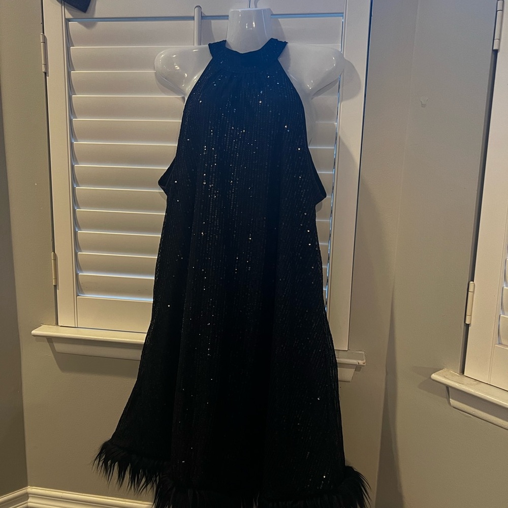 Flapper Style 20s Elegant Black Halter Dress with Feather Trim